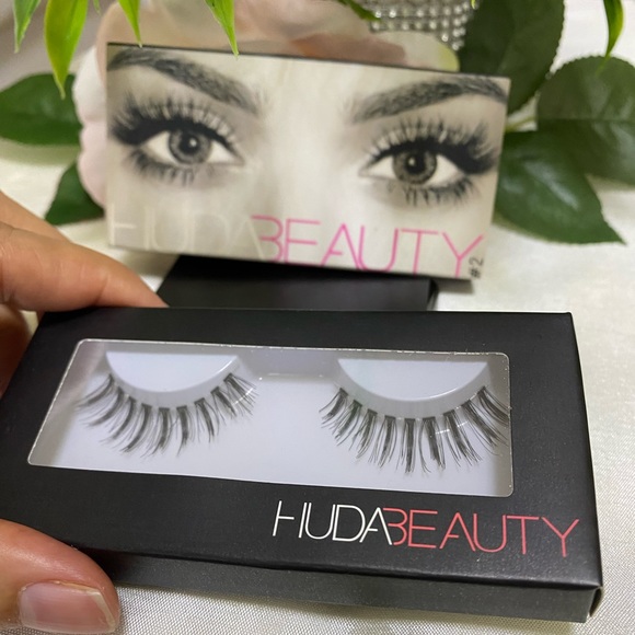 HUDABEAUTY EYELASHES ALYSSA # 2 - Picture 4 of 4